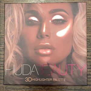 Huda Beauty 3D Highlighter Palette